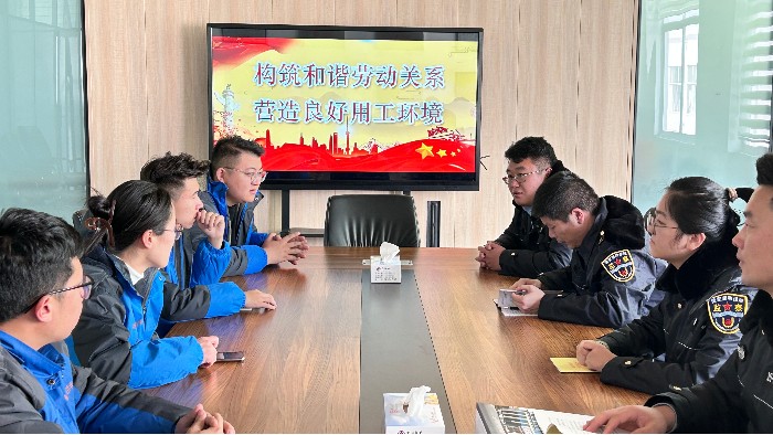 百華鞋業開展“構筑和諧勞動關系，營造良好用工環境”宣傳活