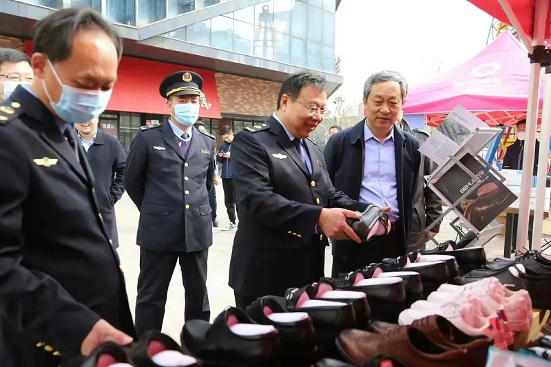 百華鞋業參加沂南縣舉辦紀念3?15國際消費者權益日主題活動